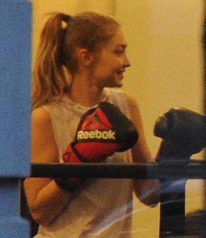 Gigi Hadid ile Kendall jenner saç baş kavga etse kim döver?
