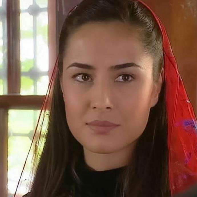 Özlem Conker varken, neden Mine Tugay?