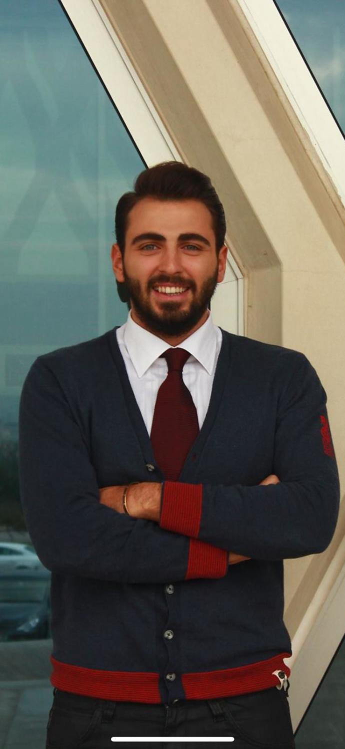 İnstagramdan fake hesapla bana saldırdı aşağılık teklifte bulundu kullandığı resmin sahibini bulmak istiyorum yardım edermisiniz?