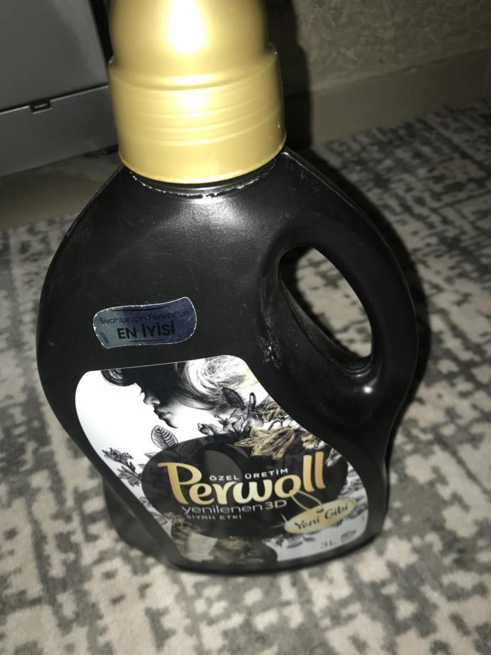 Çamaşır tozunu hangi kısma dökmem gerek? Bir de perwoll siyahlar için de bir şey var onu da nereye dökeceğimi bilmiyorum?