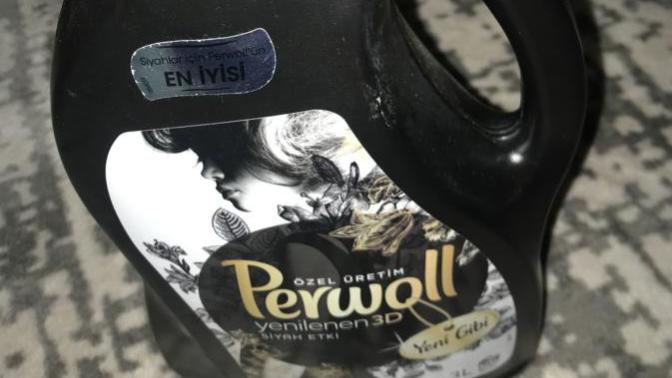 Çamaşır tozunu hangi kısma dökmem gerek? Bir de perwoll siyahlar için de bir şey var onu da nereye dökeceğimi bilmiyorum?
