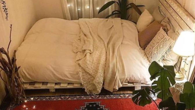 “Bazen bu duvarların içinde miyim yoksa arkasında mıyım anlamıyorum.”
Severken duvarlara sıkıştınız mı hic?
