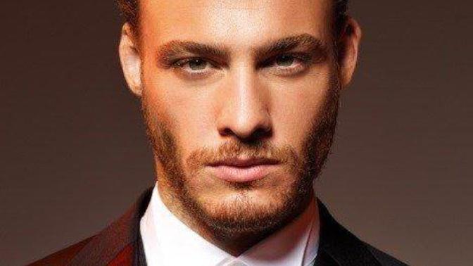Kerem Bursin çok karizmatik ve yakışıklı değil mi?