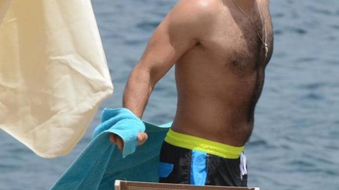 Kızlar, Burak Özçivit mi Barış Arduç mu? Hangi Türk Oyuncu Daha Yakışıklı?