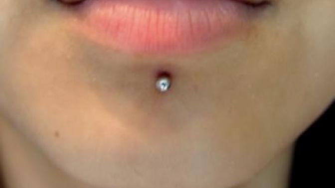 Alt dudak piercing yaptıranlar?