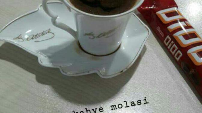 Türk kahvesi sade mi ortamı şekerli mi içilir? Sizin tercihiniz nedir?