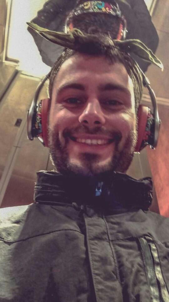 Survivor yunan yarışmacısı spyrosa aşık oldumm çok tatlı değil mi?