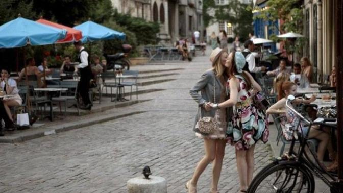 İnsanlara karşı mesafeli mi yoksa samimi mi davranıyorsunuz?