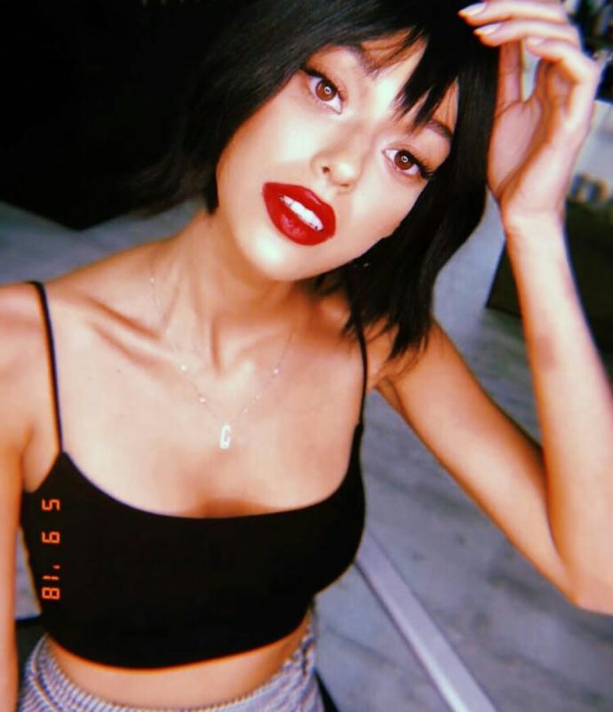 Dilan Çiçek Deniz sizce çekici bir kadın mı?