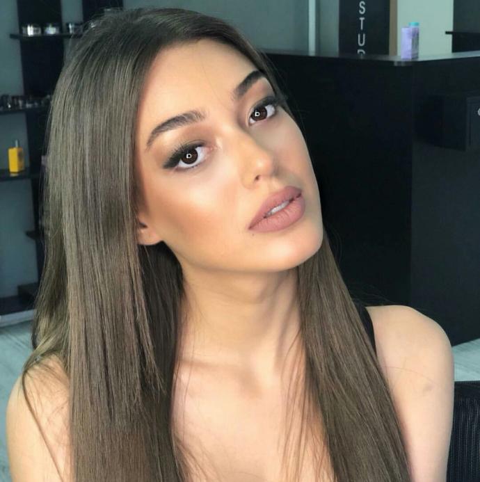 Dilan Çiçek Deniz sizce çekici bir kadın mı?