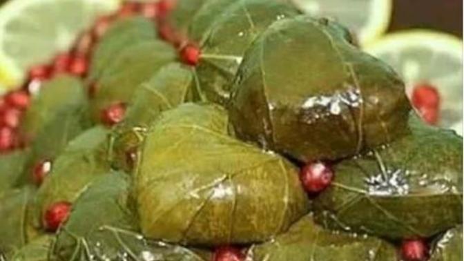 Bugüne özel kalp şekilli sarma yaptım. Sizce güzel bir sürpriz olur mu?