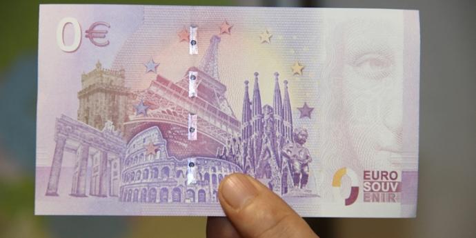 15 temmuz hatıra parası, göreve başlama parası ve Atatürk hatıra 0 euro elinde olan var mı?