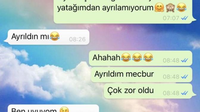Normal yeni tanıştığın erkeğin öpücük emojisi atması normal mi?