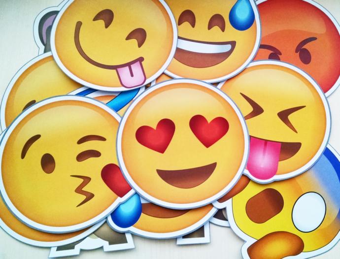 Şu anki ruh halinizi bir emoji ile anlatabilir misiniz?
