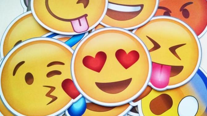 Şu anki ruh halinizi bir emoji ile anlatabilir misiniz?