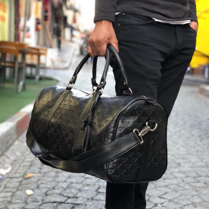 Spora başlayacak erkek kardeşim için sizce hangi çantayı alsam daha kullanışlı olur?