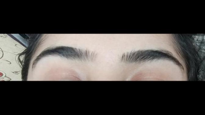 Kaşlarım fotoğraftaki gibi çok siyah, rengini nasıl açabilirim?