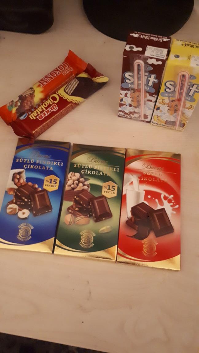 Sutlu, fistikli, cevizli , bitter , gofret, cikolata , midye yiyip uzerine sut icip seni de yesem doyar miyim?