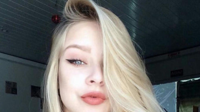 Fotograftaki kız güzel mi yoksa itici mi?