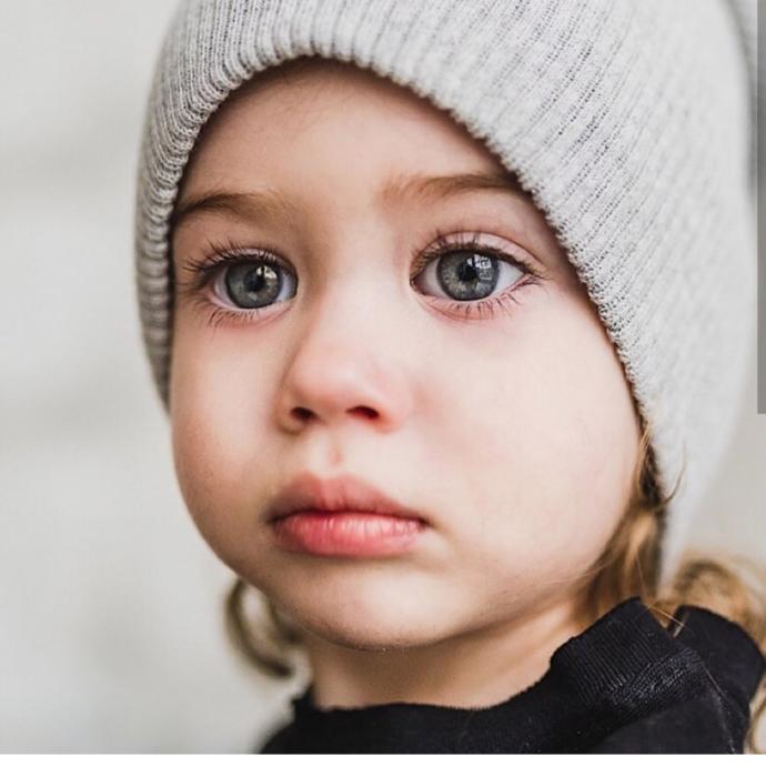 Bu kız, Kristina Pimenova'den daha güzel değil mi?