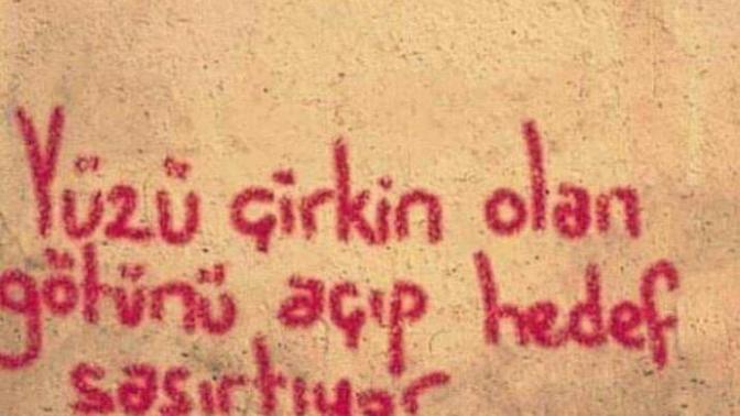 Dekolte hedef saptırmaca mı acaba?