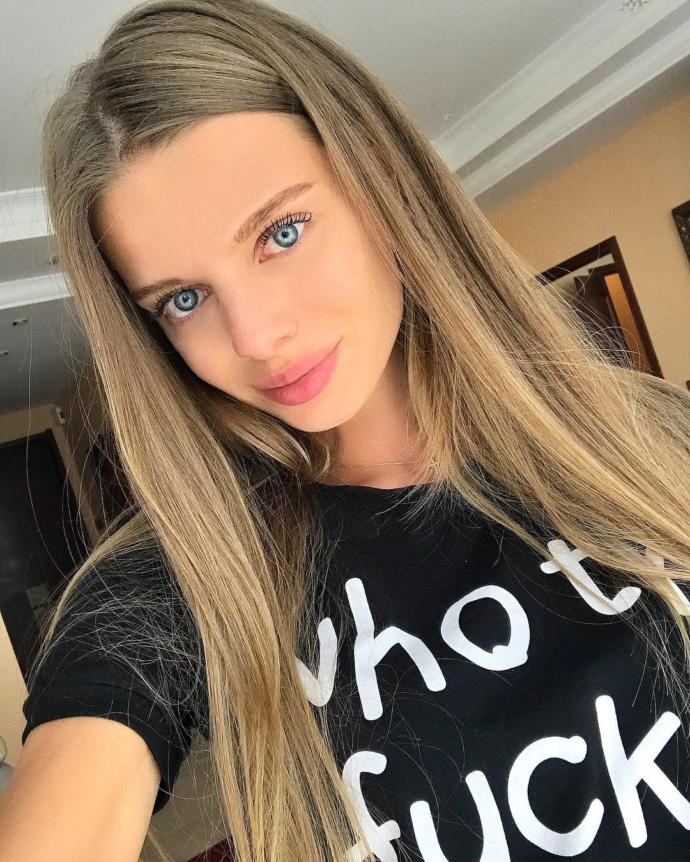 Esmer güzeli mi sarışın seksisi mi favoriniz?