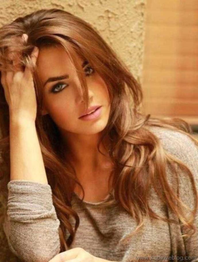 Bu kadınların hangisi daha göz alıcı güzel?