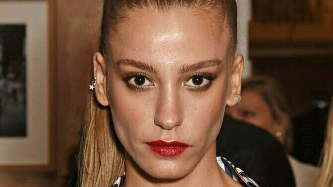 Serenay Sarıkaya mı Bensu Soral mı daha güzel?