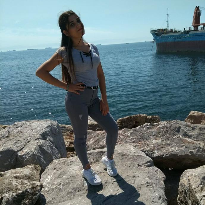 1.70 ve üzeri kızlar sizce de itici değil mi?