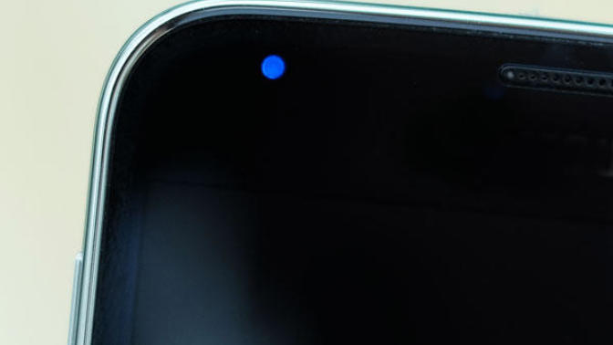 Bildirim ışığı olan telefonlar az ve Samsung hala bazı modellerde bildirim ışığı koyuyor sizce neden?