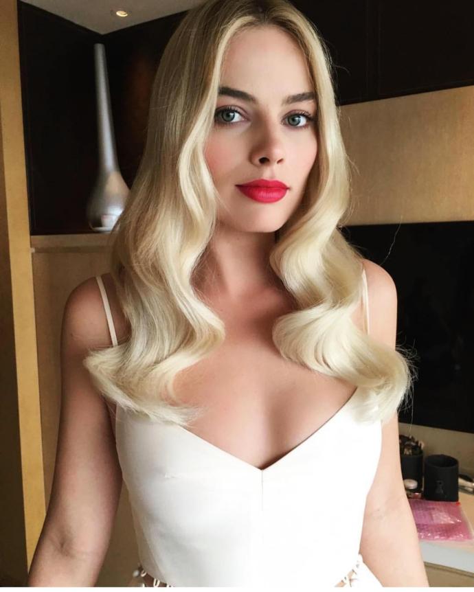 Margot Robbie mi daha güzel Amber Heard mı ?