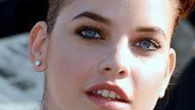 Barbara Palvin’i abartmanız yetmedi mi? Dünyada ondan daha güzelleri varken?