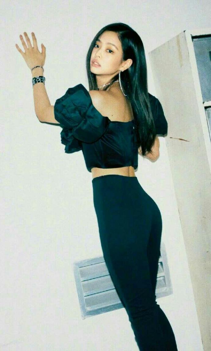 Jennie Kim sizce abarttıkları kadar güzelmi?