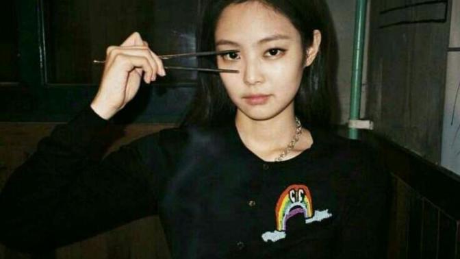 Jennie Kim sizce abarttıkları kadar güzelmi?