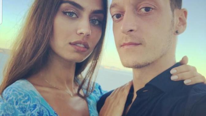 Sizce Amine Gülşe ve Mesut özil yakışıyor mu?