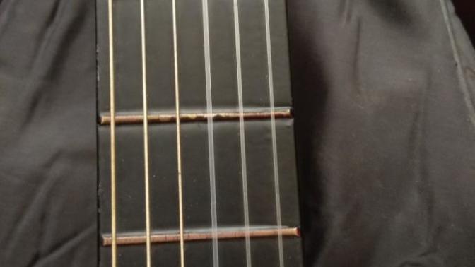 Solak gitar nasıl olur?