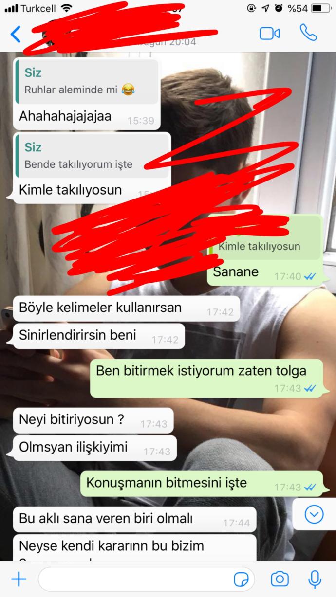 Kızlar, atacağım resimleri yorumlar mısınız sizce ağır laflar mı sinirli biri konuşmayı kesmeli miyim şu an hala flörtüm de?