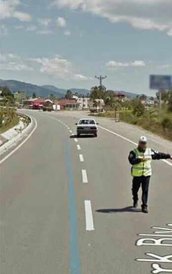 Polis çevirmesine takıldım napıcam?