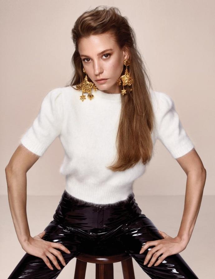 Serenay Sarıkaya 'nın yüzü güzel mi?