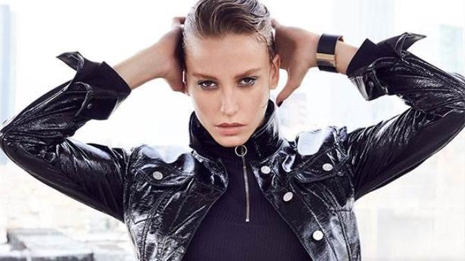 Serenay Sarıkaya 'nın yüzü güzel mi?