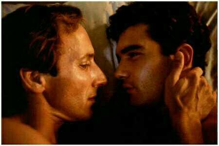 Antonio Banderas'ın gay filmlerinde oynamış olması hakkında ne düşünüyorsunuz?