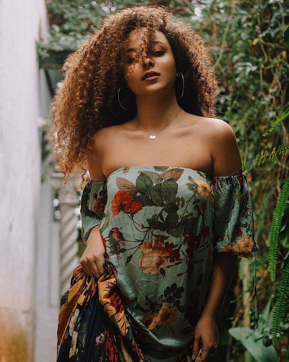 Afro saçlar her kadına yakışır mı?