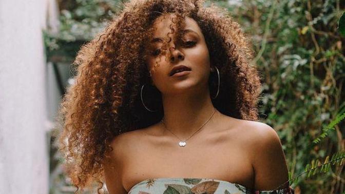 Afro saçlar her kadına yakışır mı?