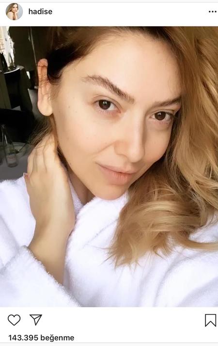 Hadise’den bornozlu ve makyajsız fotoğraf! Sizce bu pozun sebebi özgüvenini kanıtlamak istemesi mi yoksa gündemde kalma çabası mı?