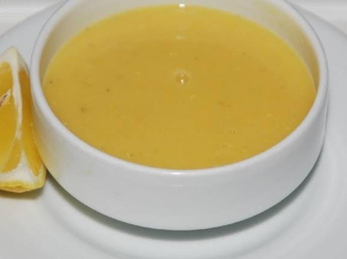 Mercimek çorbası salçalı mı olur salçasız mı?