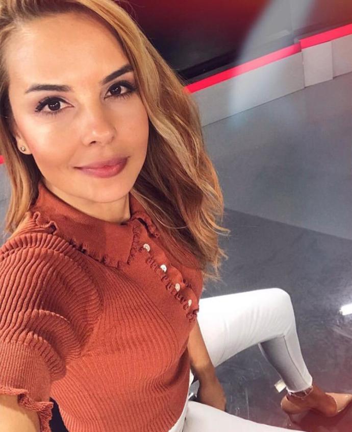 DENİZ SATAR SİZCE DE ÇOK GÜZEL BİR SUNUCU DEĞİL Mİ?