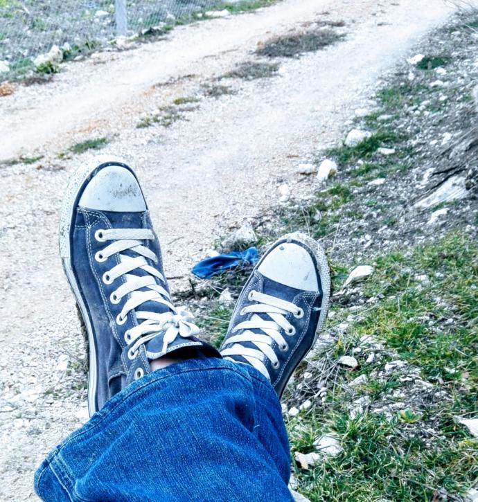 Converse tekrar moda oluyor! Converse hangi parçalara daha çok yakışıyor?