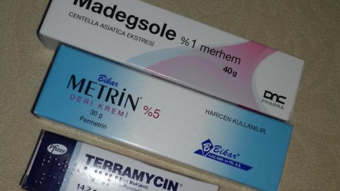 Roaccutane tedavisi görüyorum doktor bana bu kremleri yazdı?