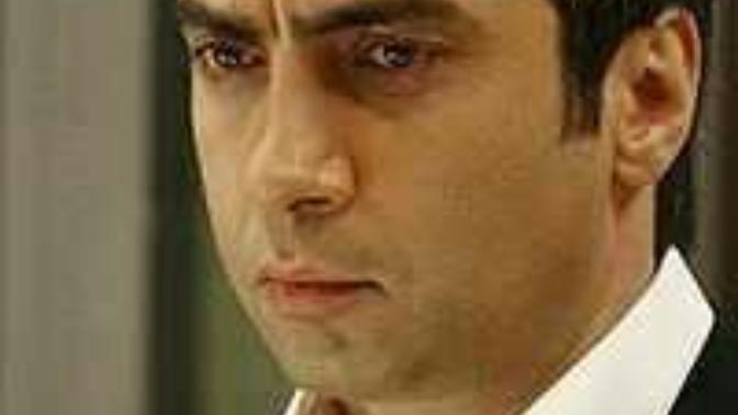Polat Alemdarın gömlek modeli ne?(resimli)?
