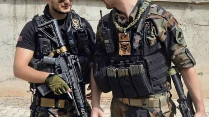 Üniformalı erkekler neden bu kadar karizmatik geliyor?